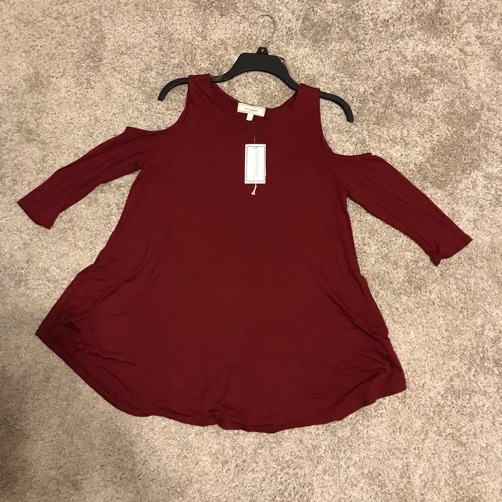NWT Cold shoulder boutique brand